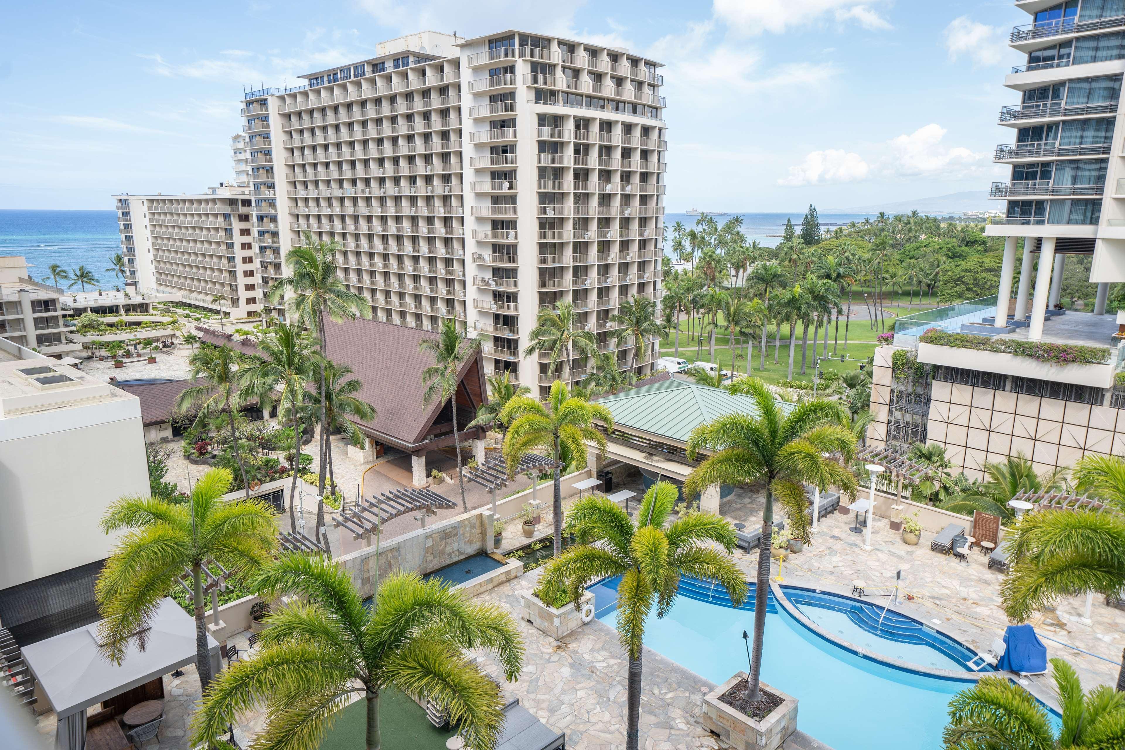 Embassy Suites By Hilton Waikiki Beach Walk Гонолулу Экстерьер фото