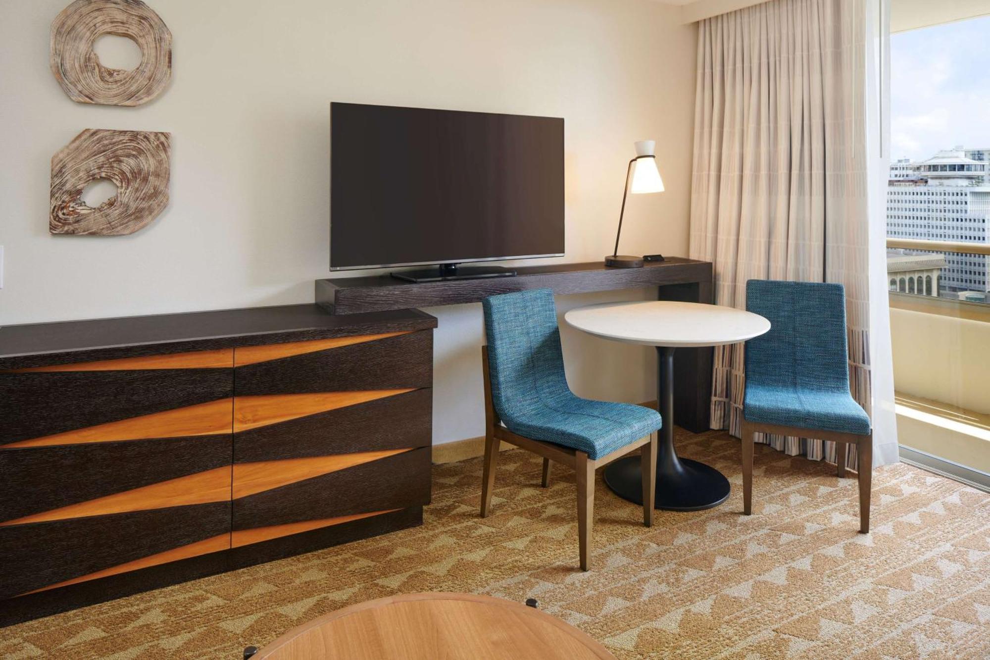 Embassy Suites By Hilton Waikiki Beach Walk Гонолулу Экстерьер фото