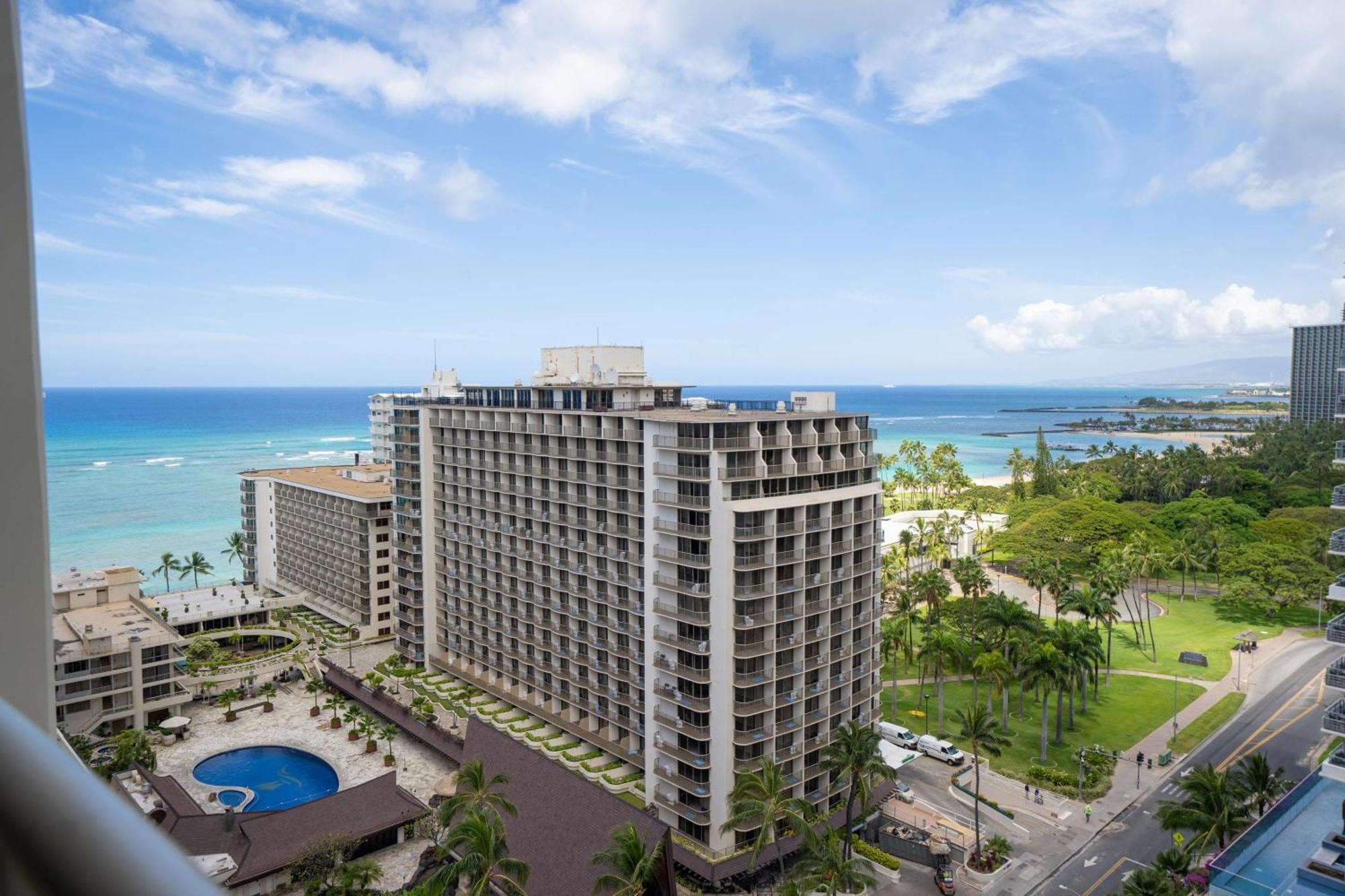 Embassy Suites By Hilton Waikiki Beach Walk Гонолулу Экстерьер фото