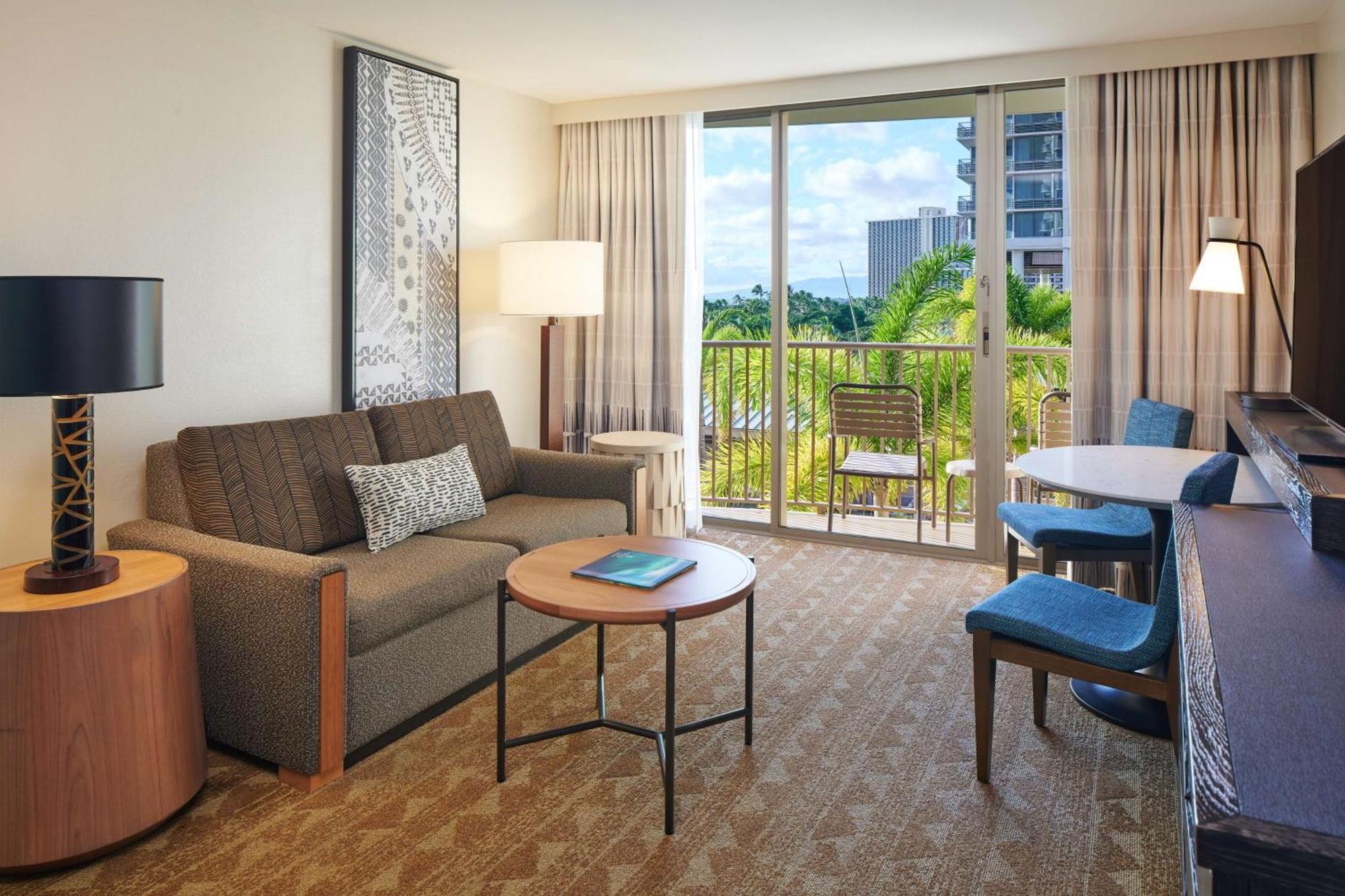 Embassy Suites By Hilton Waikiki Beach Walk Гонолулу Экстерьер фото